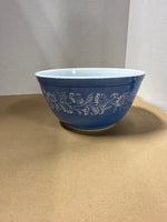 Set Of 3 Colonial Mist Blue And White Daises 401 // 402 Nesting Bowls
