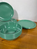 12 Piece Turquoise Green Rubbermaid Dishes(C)