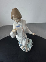 (A) Lladro Spain 5197 Female Physician Porcelain Figurine AS IS (READ DESCRIPTION CAREFULLY)