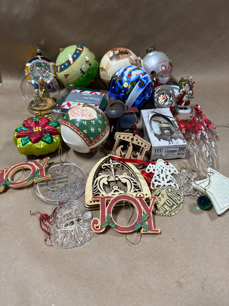 Lot Of Assorted Christmas Ornaments