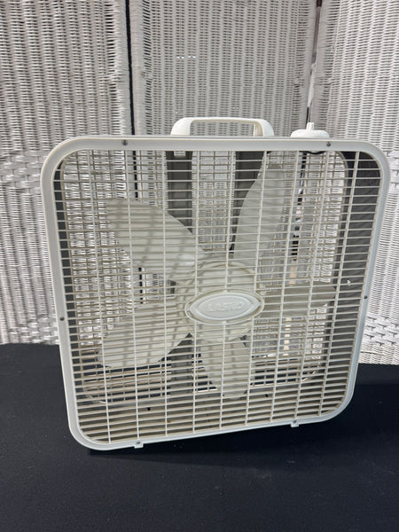 Lasko 3-Speed Box Fan (WORKS)