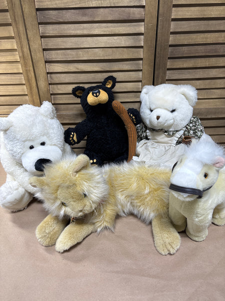 (R) Lot of Assorted Plush Animals