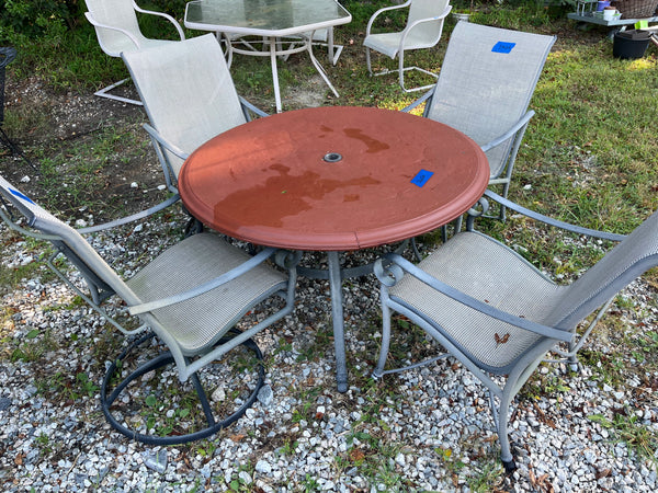 Patio Table with (4) Chairs***HEAVY ITEM***