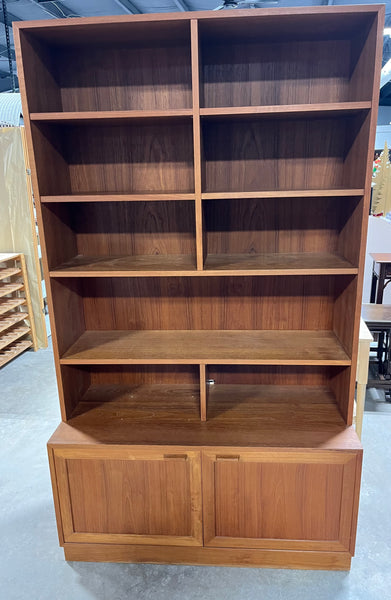 Sejling Skabe Danish Mid Century Modern Two Piece Console with Hutch ***HEAVY ITEM***