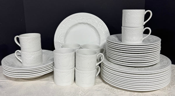 (A) 42-Piece Johnson Bros. Franciscan Country Fayre China Set