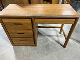 Dixie Desk with Hutch***HEAVY ITEM***READ DETAILS ON PICK UP POLICY***