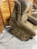 La-Z-Boy Power Lift Reclining Chair ***HEAVY ITEM***READ DETAILS ON PICK UP POLICY***