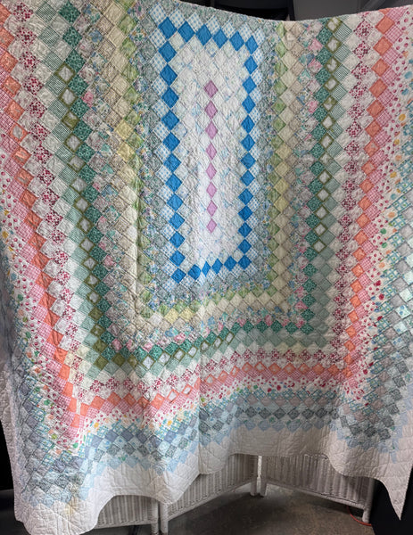 (A) Trip Around the World Hand Made Vintage Quilt