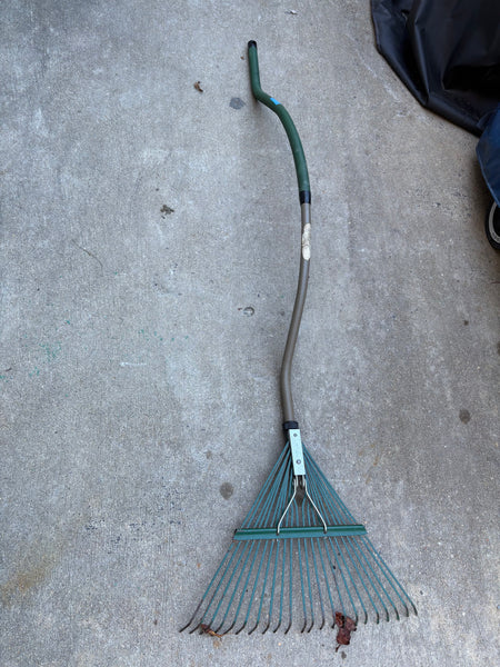 B-Ergonomic Leaf Rake