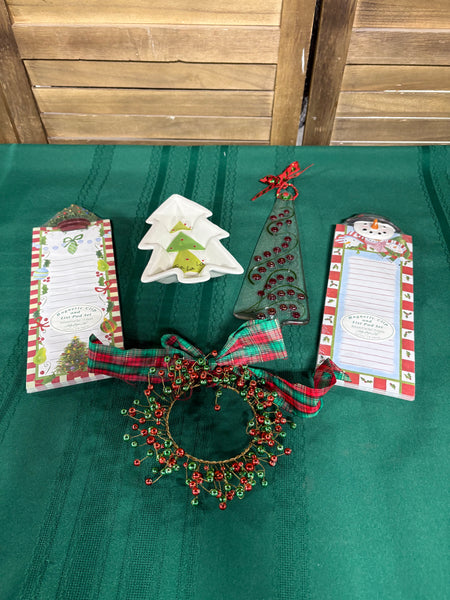 (A)Christmas Decor Lot, 5 Pieces