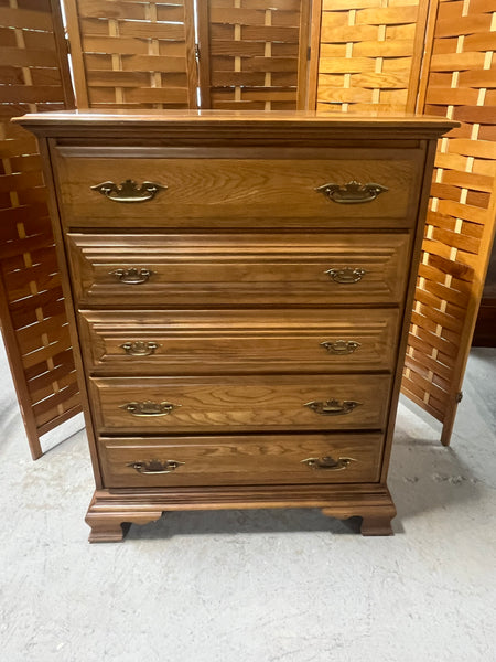 Young Hinkle Charter Oak Chest of Drawers***HEAVY ITEM***