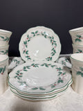 16-Piece Colonial Williamsburg Fashion Plates FN004 Classic Holly Ironstone Set