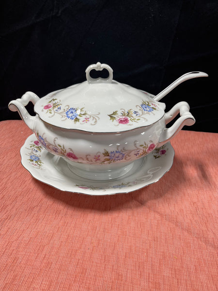 Karolina Soup Tureen, Poland