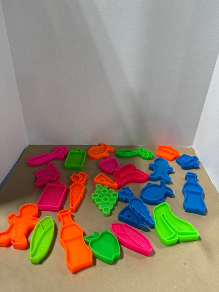 1972 Lot Of Mattel Plastic Play Food - 24 Pieces
