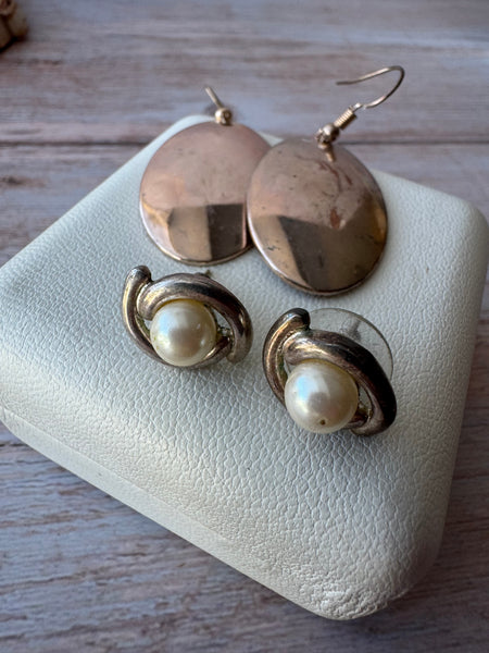 (H) Pair of Earrings