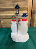 Caroling Snowmen Trio w/Working Street Lamp