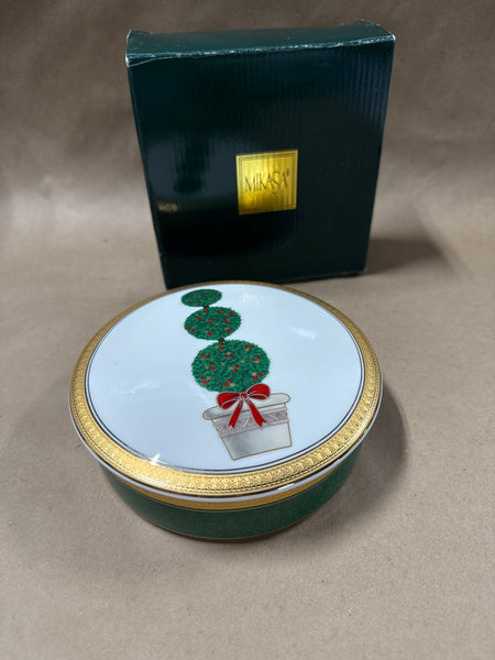 Mikasa Topiary Dish With Box