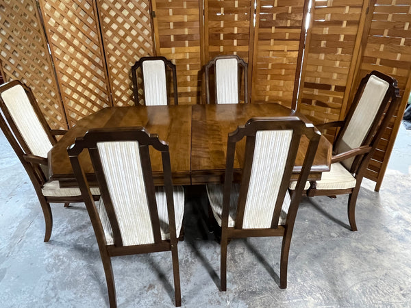 Ethan Allen Dining Table, 2 Leaves, Table Pads, and 6 Chairs***HEAVY ITEM***