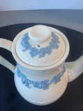 (A) Wedgwood Lavender on Cream Shell Edge Lidded Coffee Pot