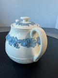 (B) Wedgwood Lavender on Cream Shell Edge Lidded Teapot