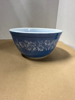 Set Of 3 Colonial Mist Blue And White Daises 401 // 402 Nesting Bowls