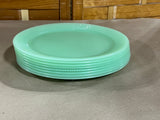 Green Plastic Plates, 8 pc