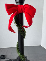 Byers Choice Carolers Electric Lamp Post (WORKS)