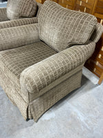 Kravet Furniture Inc. Pair of Upholstered Chairs***HEAVY ITEM***