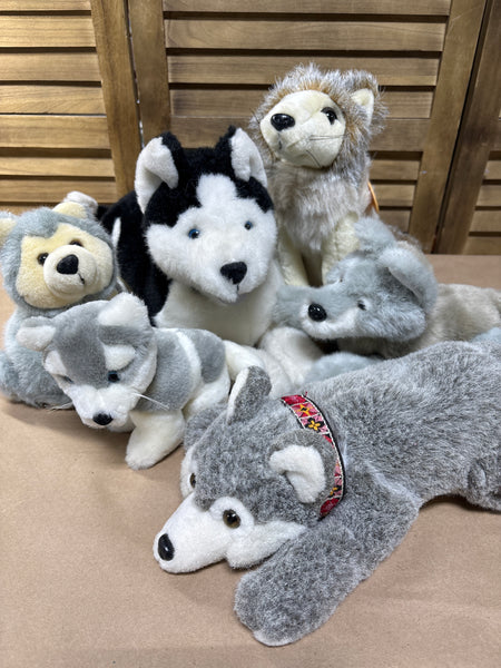 (N) Lot of Plush Wolves