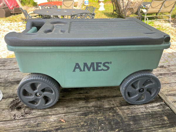 Ames "Lawn Buddy" Garden Seat/Caddy