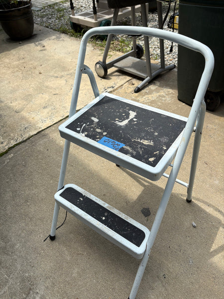 (B)White Folding Step Stool