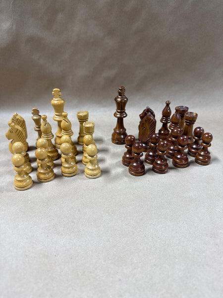 Wooden Chess Pieces With Box — 31 Pieces