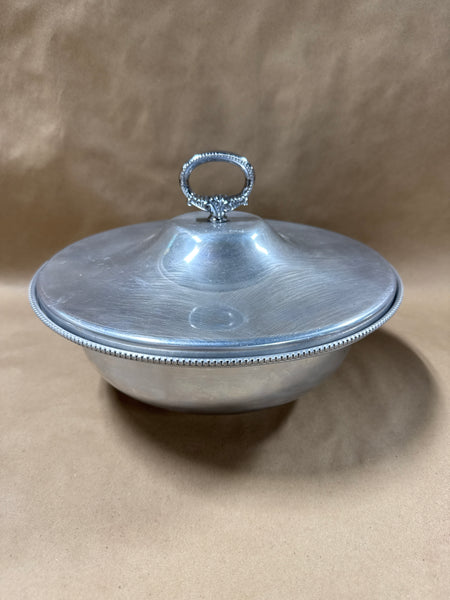 Covered Buenilum Casserole With 2QT Pyrex Dish