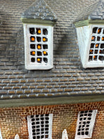 (F) Lang and Wise Colonial Williamsburg Governor’s Palace Lighted Building in Box (WORKS)