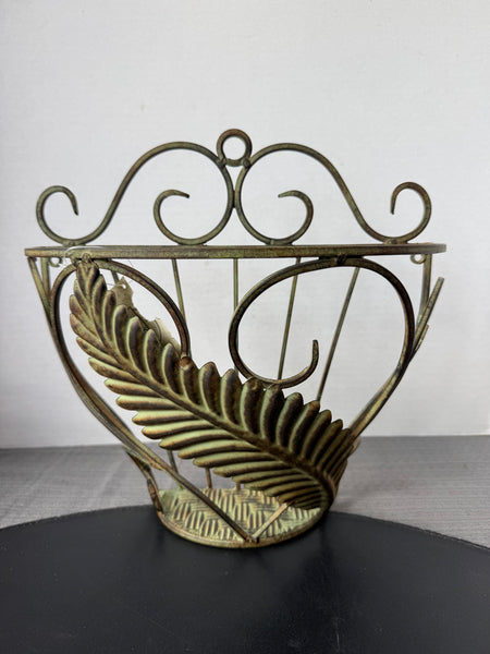 The Garden Collection Green Wrought Iron Wall Pocket Planter Basket
