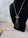 Avon Vintage Modernist Silver Tone Black Lucite Pendant Necklace