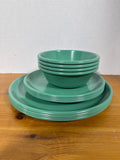 12 Piece Turquoise Green Rubbermaid Dishes(C)