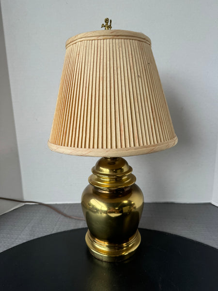 Heavyweight Vintage Brass Urn Table Lamp (WORKS)