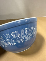 Set Of 3 Colonial Mist Blue And White Daises 401 // 402 Nesting Bowls