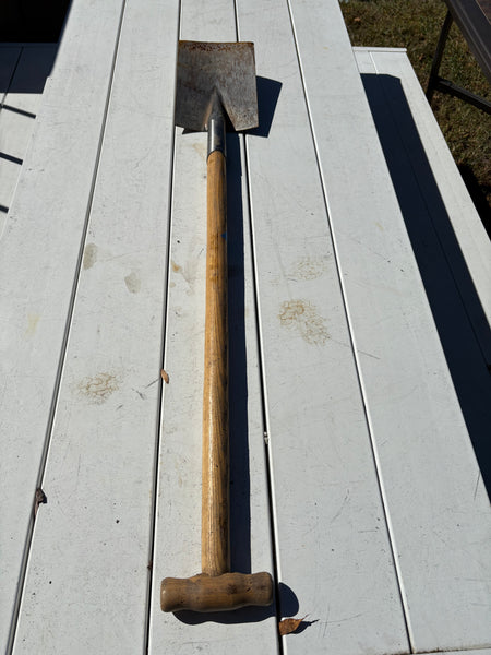 C-Spade w/Wooden Handle