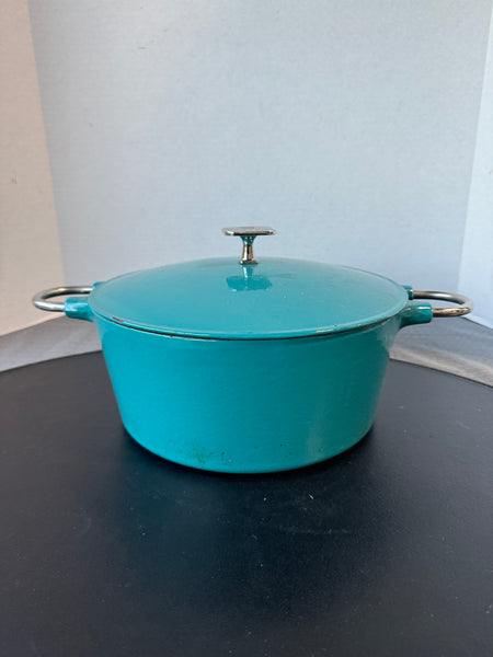 Outset Turquoise Cast Iron Dutch Oven