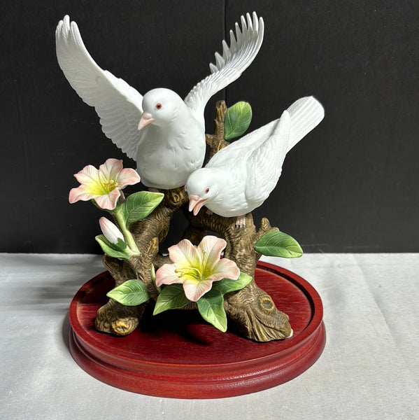 HOMCO Masterpiece "Forever Love" Doves Figurine w/Stand