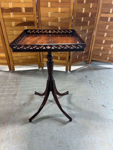 Lightweight Pedestal Table with Square Tray Style Top