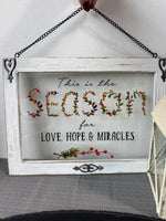 (D) Small Lot of Shabby Chic Christmas Decor