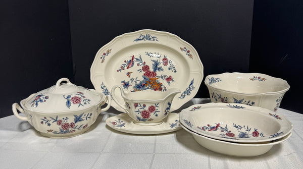 (C) 7-Piece Wedgwood Williamsburg Potpourri China Serving Set
