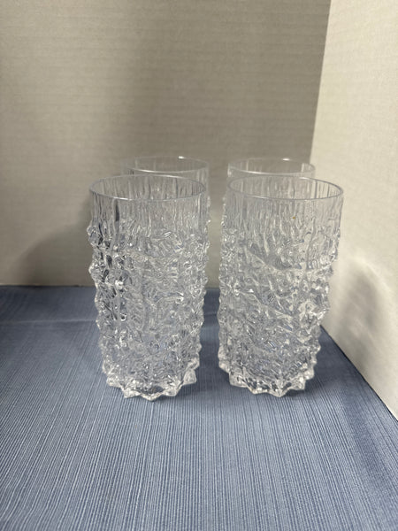 (B) Set Of 4 Plastic Snow Crystal Drinking Glasses