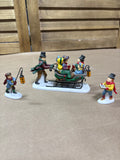 Dickens Village Collection/Dpt. 56 - Caroling with Cratchit Family