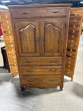 Ethan Allen Armoire***HEAVY ITEM***READ DETAILS ON PICK UP POLICY***