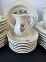 33-Piece Williamsburg King’s Arms Tavern China Set