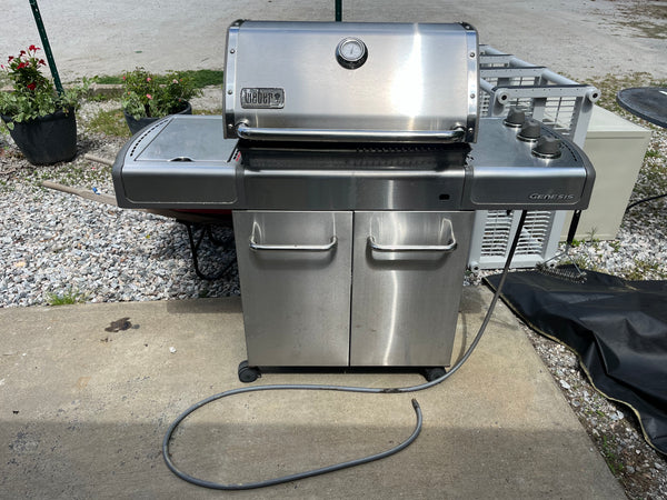 Weber Genesis Grill, PLUMBED FOR NATURAL GAS, with Cover